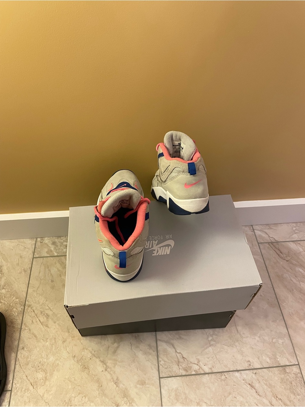 Nike Kids Pink and Blue With Strap no to tie ware. (Youth 3) - Picture 4 of 4